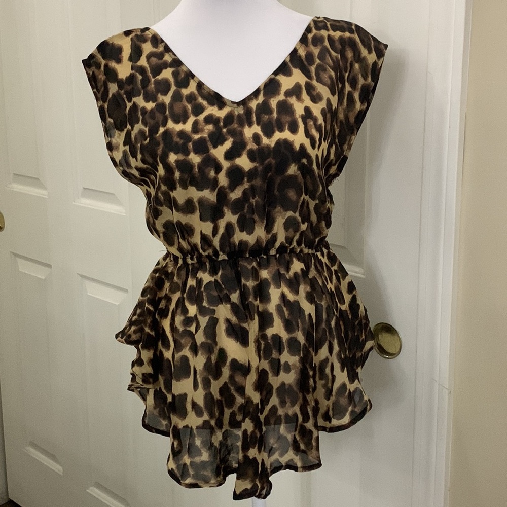 Avec semi-sheer leopard print top